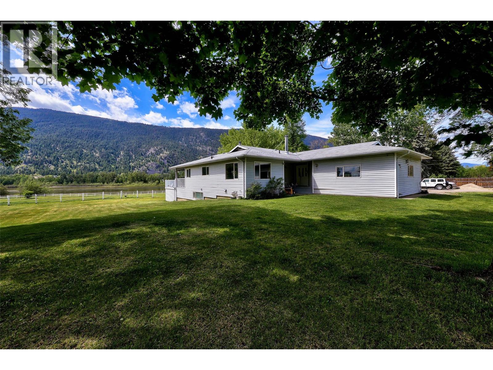8717 Veteran Road Property Photo 5
