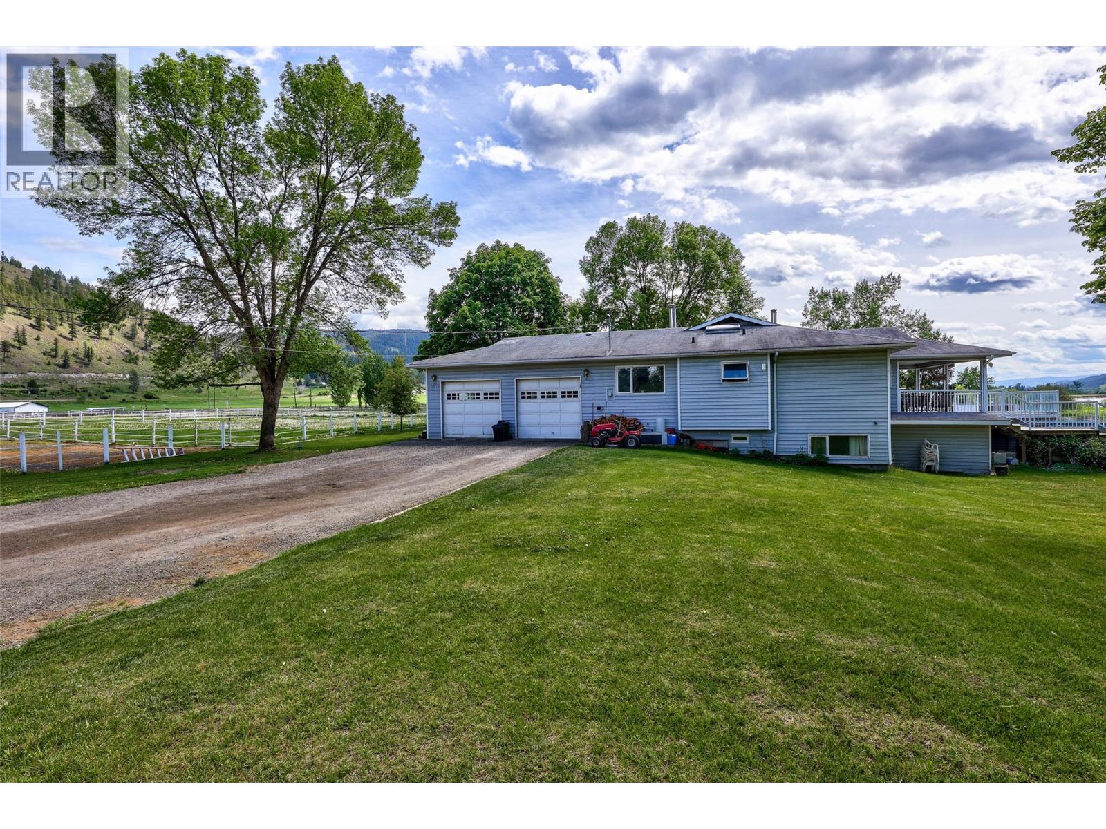 8717 Veteran Road Property Photo 6