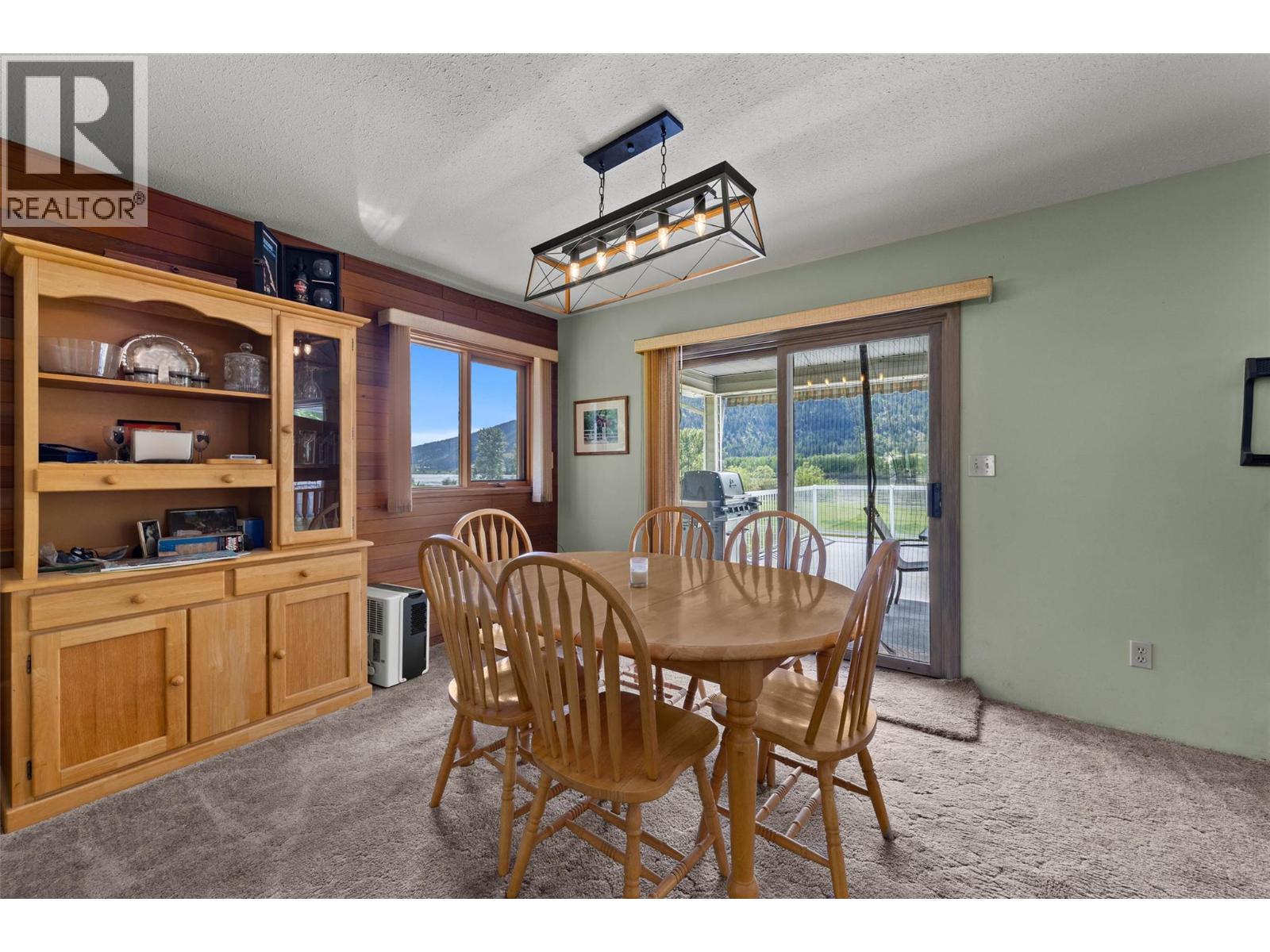 8717 Veteran Road Property Photo 14