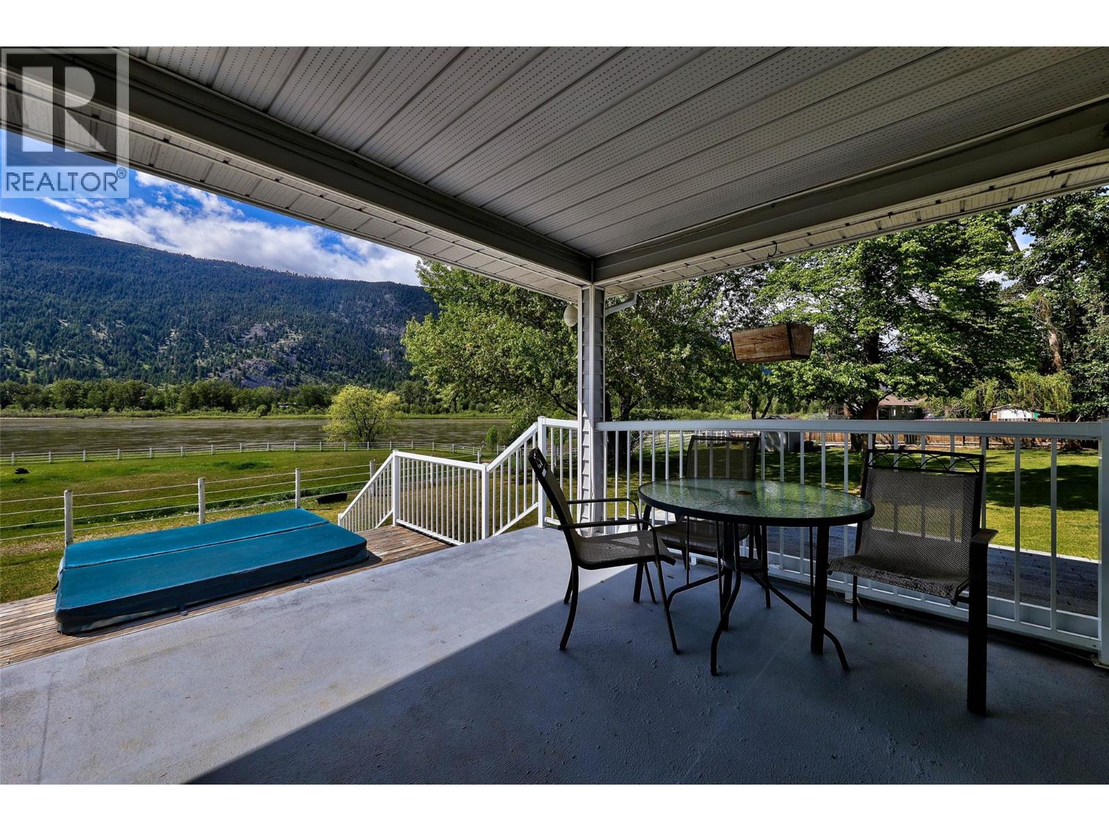 8717 Veteran Road Property Photo 16