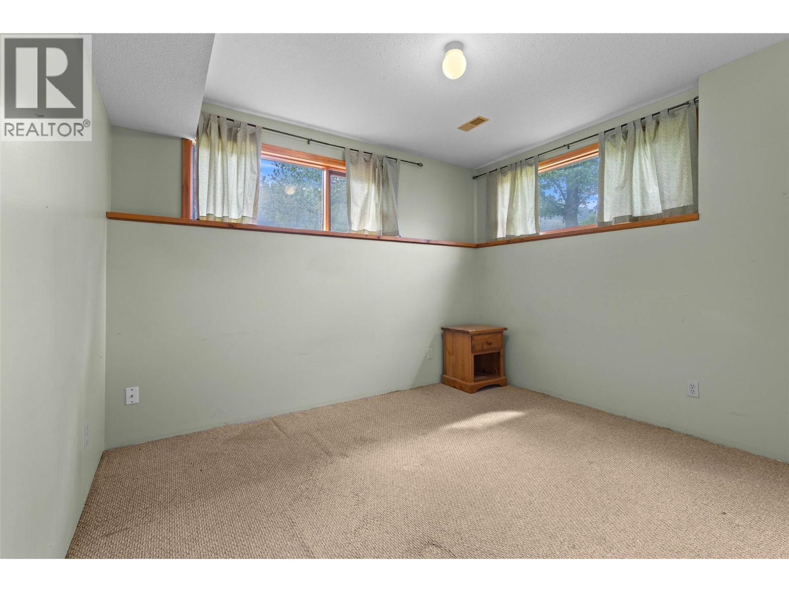8717 Veteran Road Property Photo 24