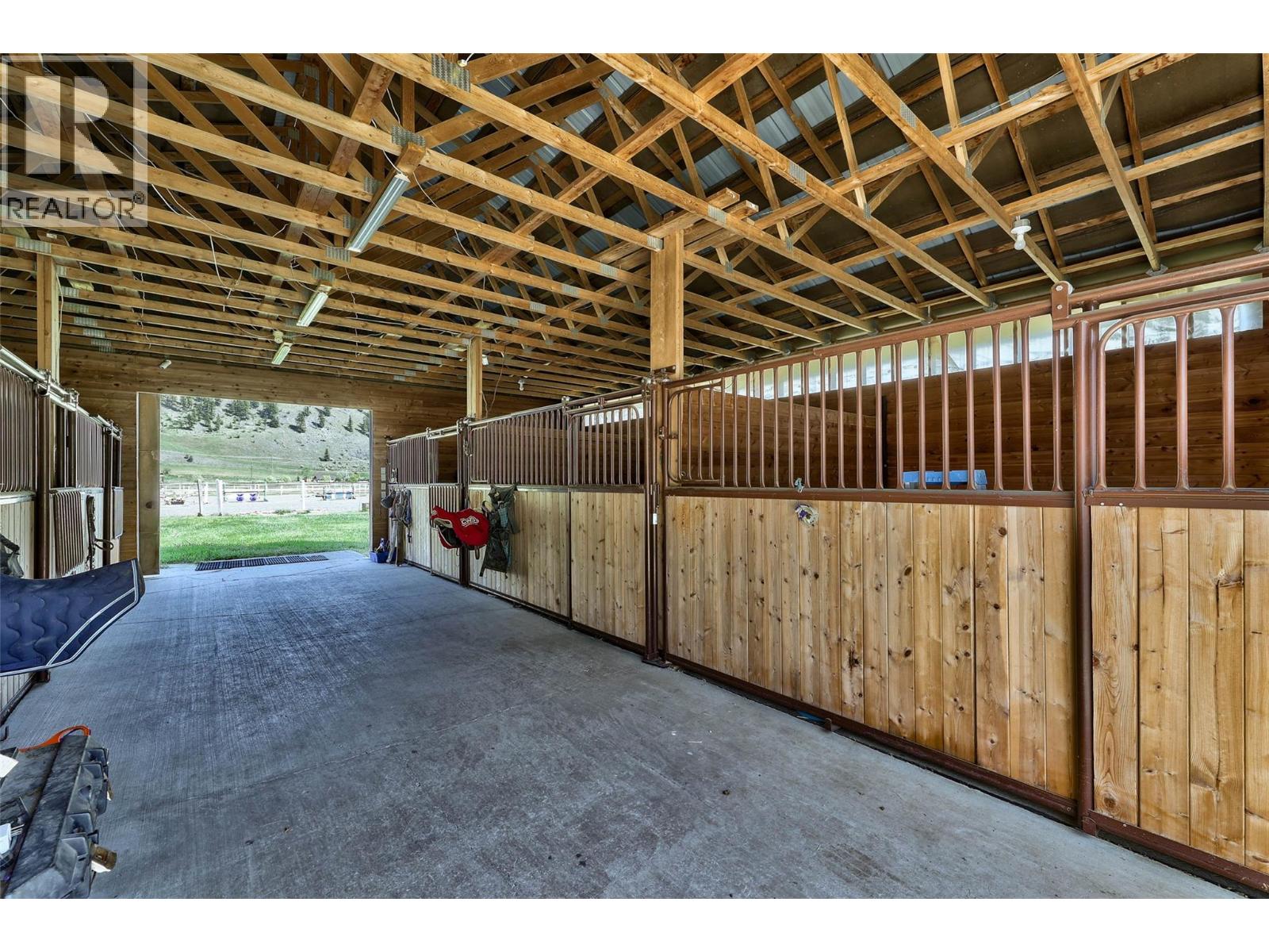 8717 Veteran Road Property Photo 36