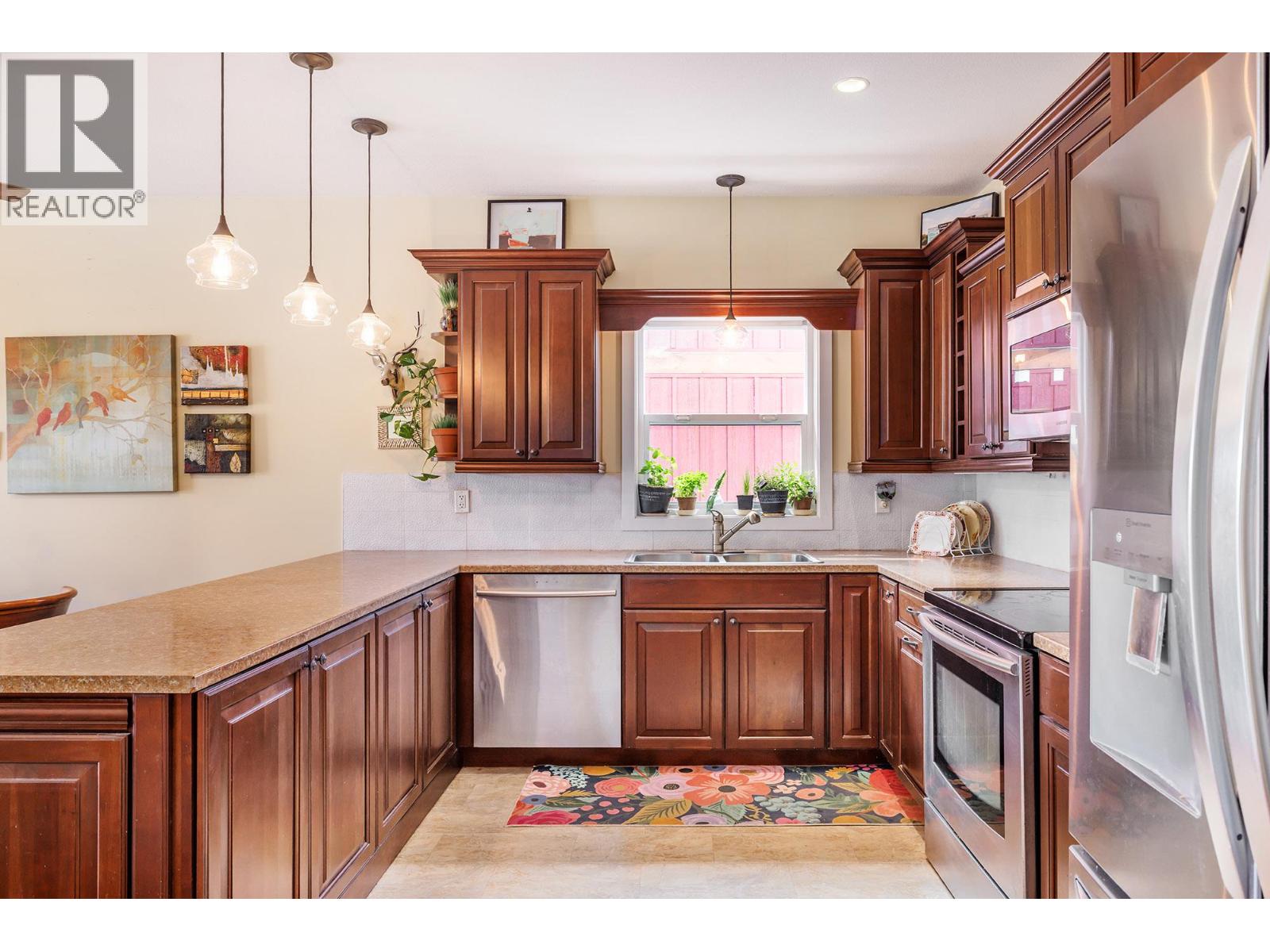 120 Deer Street Property Photo 10