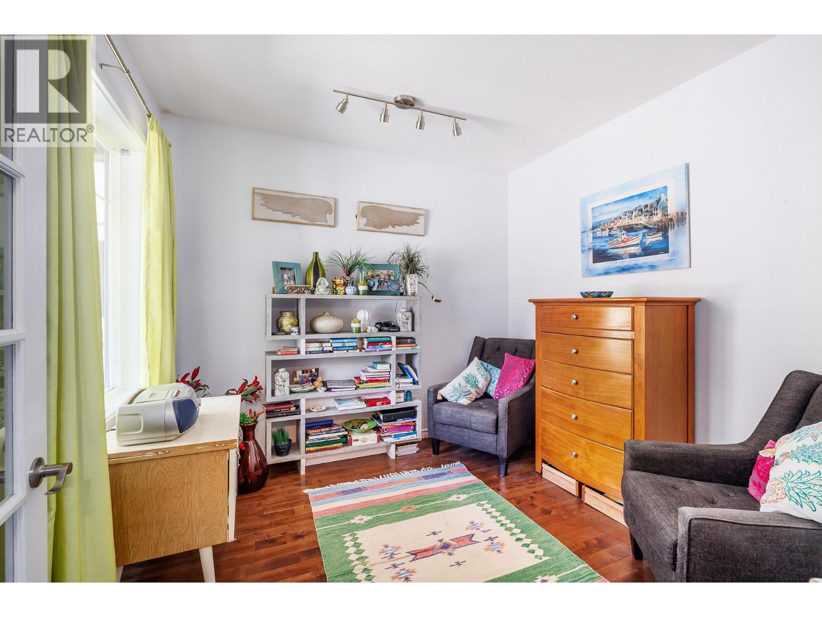 120 Deer Street Property Photo 15