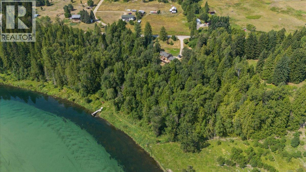 6172 Slocan River Road Property Photo 5