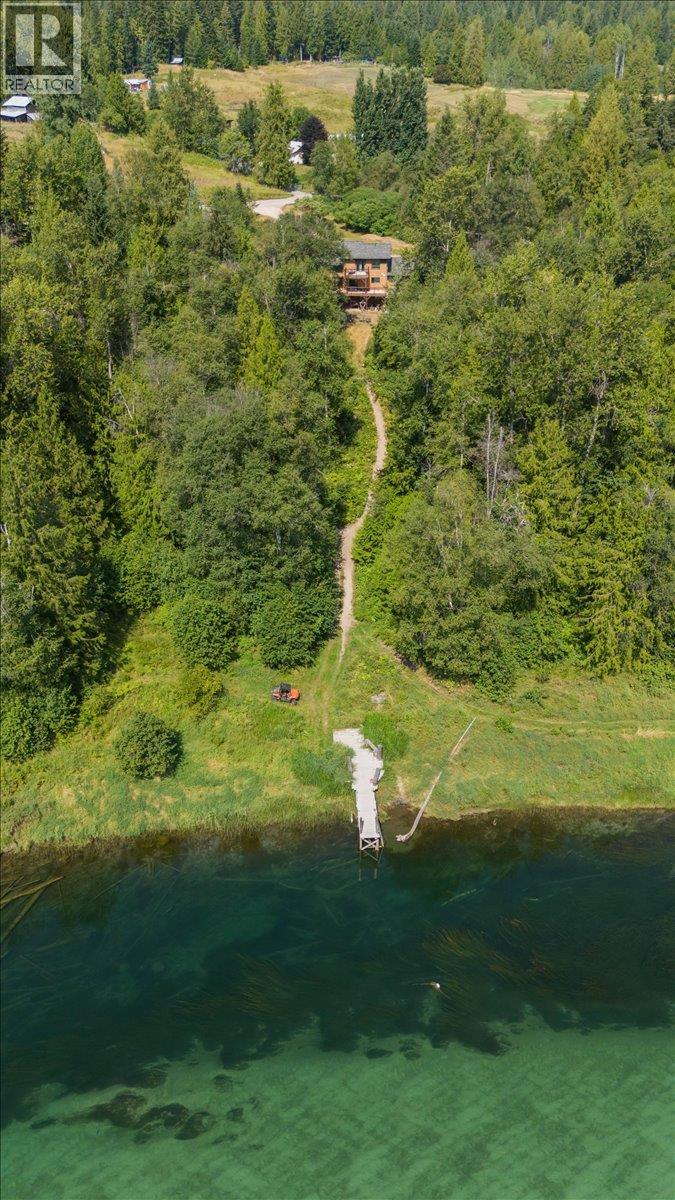 6172 Slocan River Road Property Photo 6