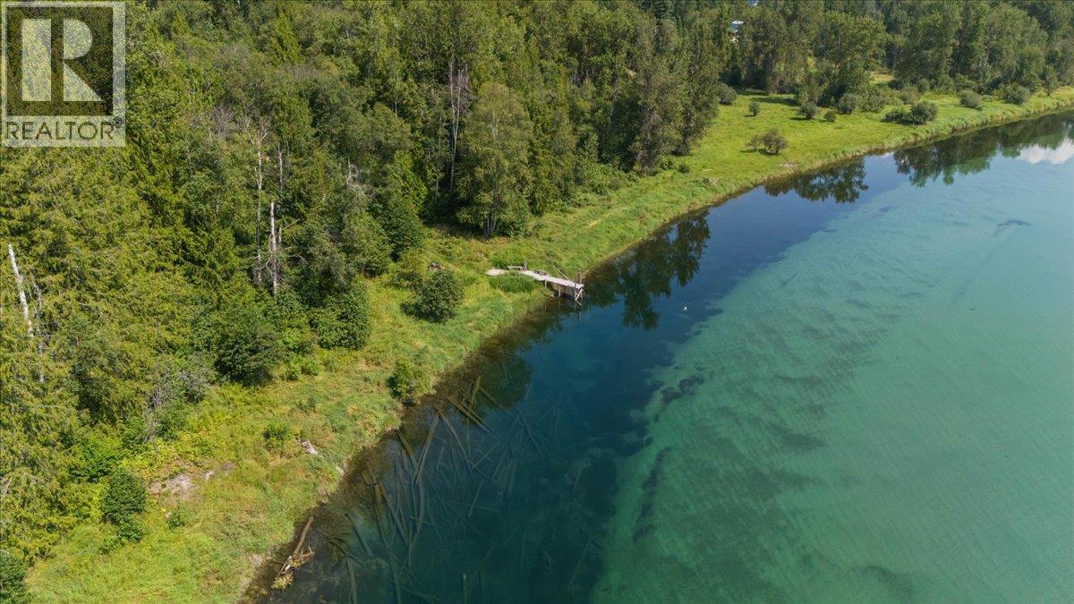 6172 Slocan River Road Property Photo 7