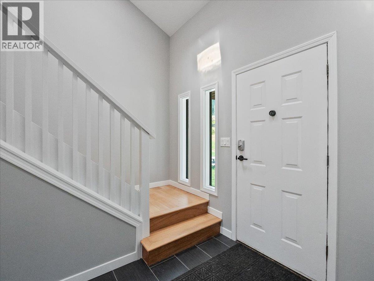 6172 Slocan River Road Property Photo 17
