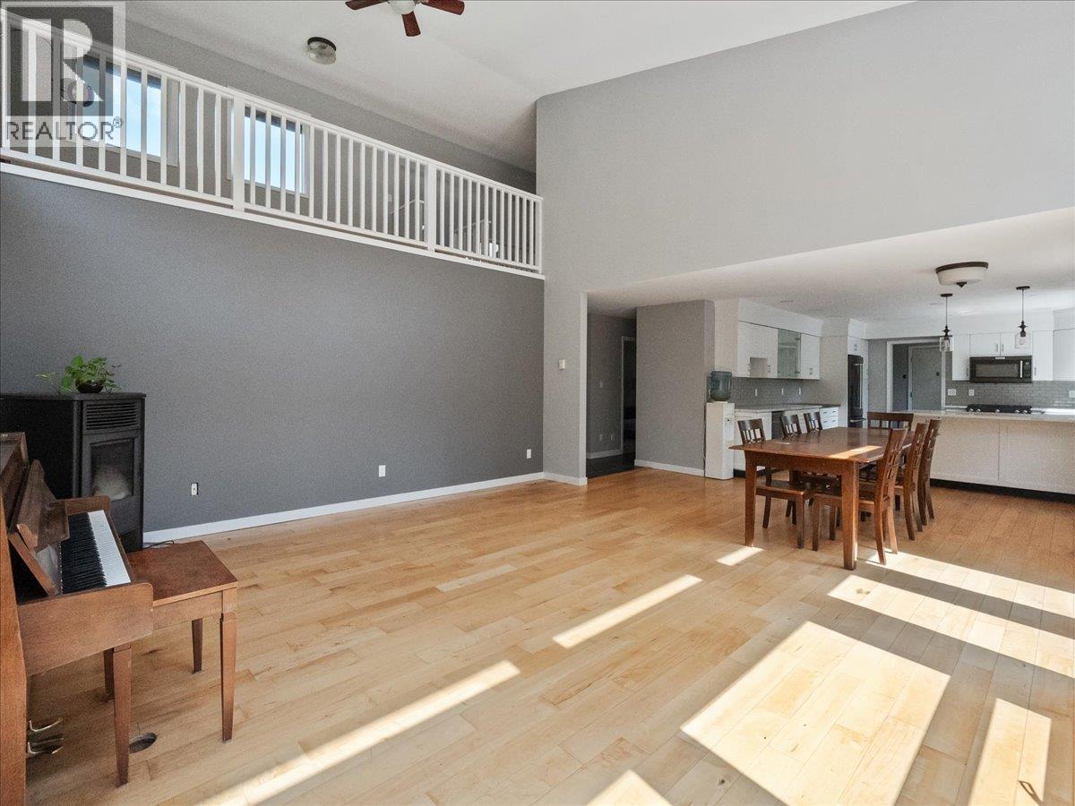 6172 Slocan River Road Property Photo 22