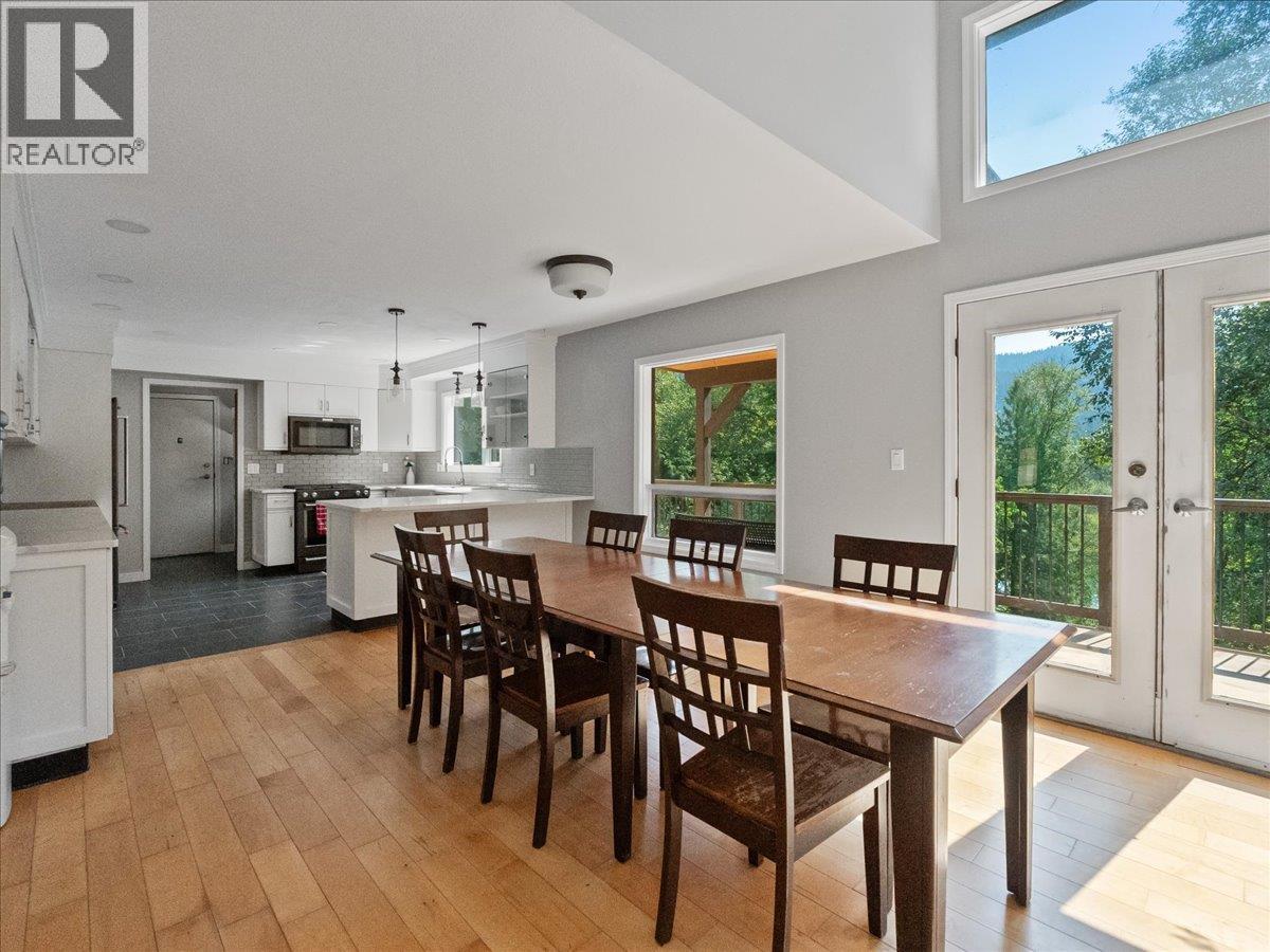 6172 Slocan River Road Property Photo 23