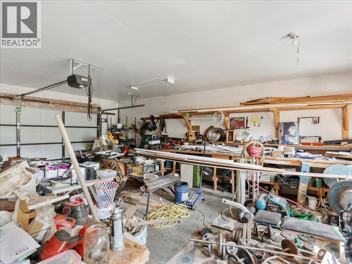6172 Slocan River Road Property Photo 30