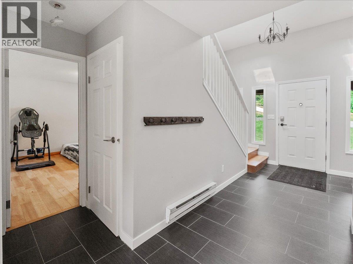 6172 Slocan River Road Property Photo 31