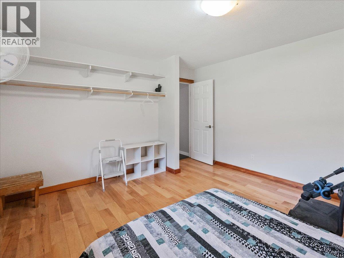 6172 Slocan River Road Property Photo 35