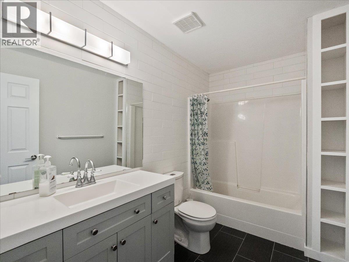 6172 Slocan River Road Property Photo 36