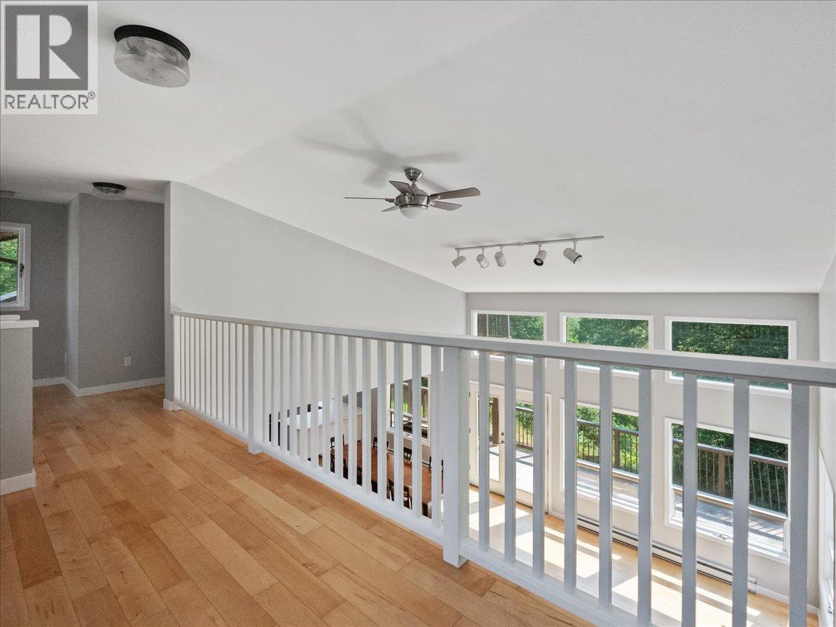 6172 Slocan River Road Property Photo 39