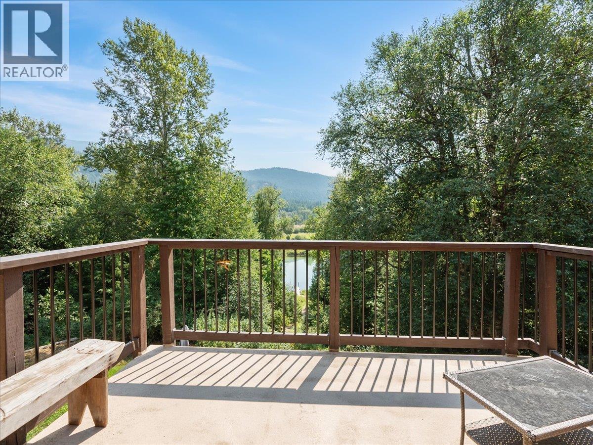 6172 Slocan River Road Property Photo 48