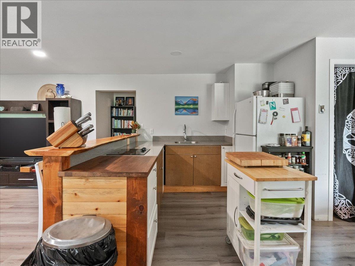 6172 Slocan River Road Property Photo 59