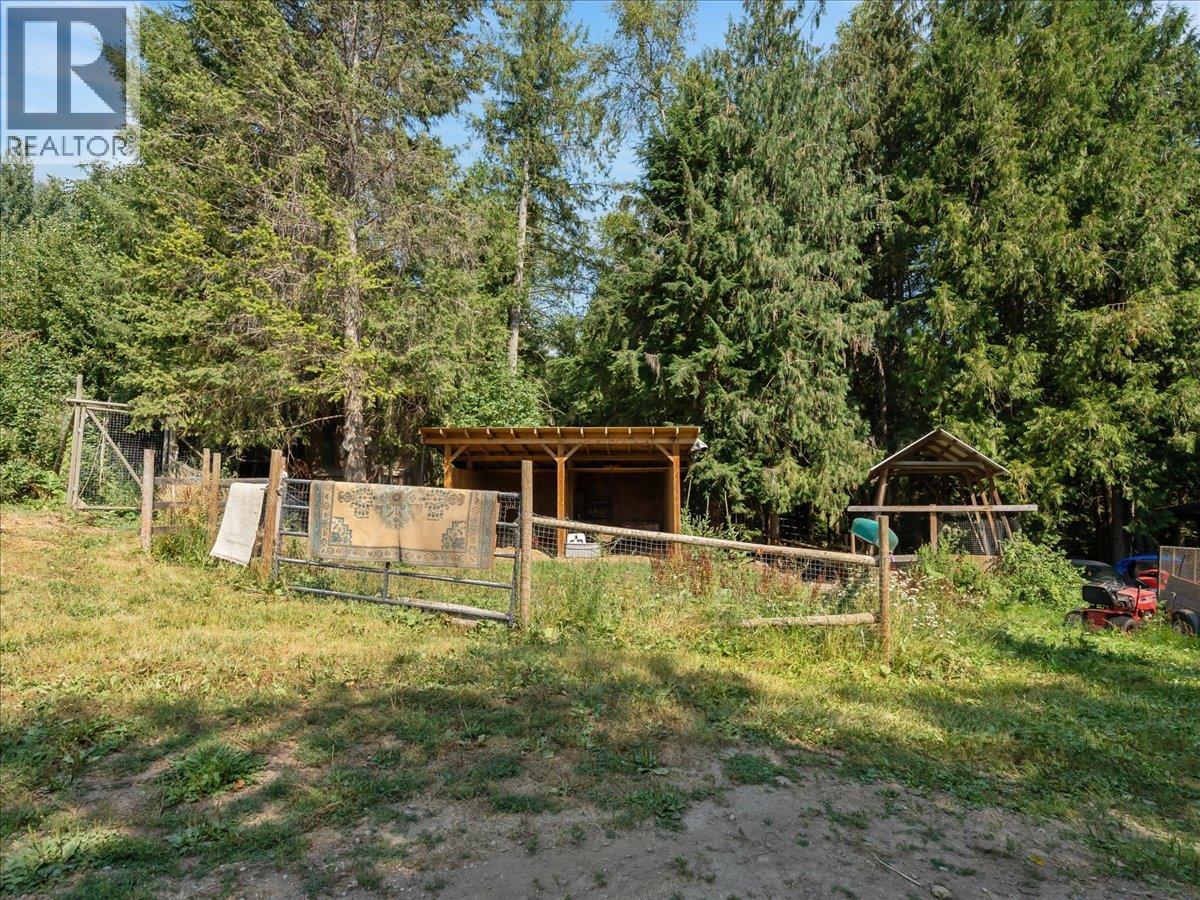 6172 Slocan River Road Property Photo 69