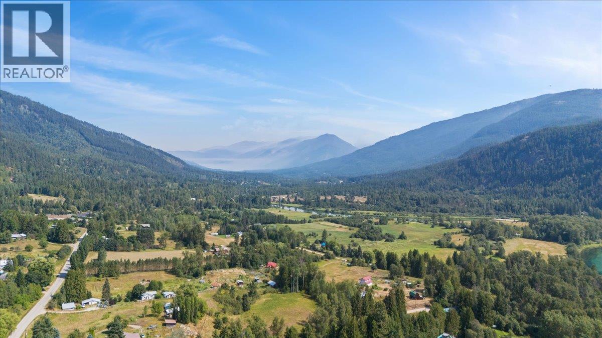 6172 Slocan River Road Property Photo 73