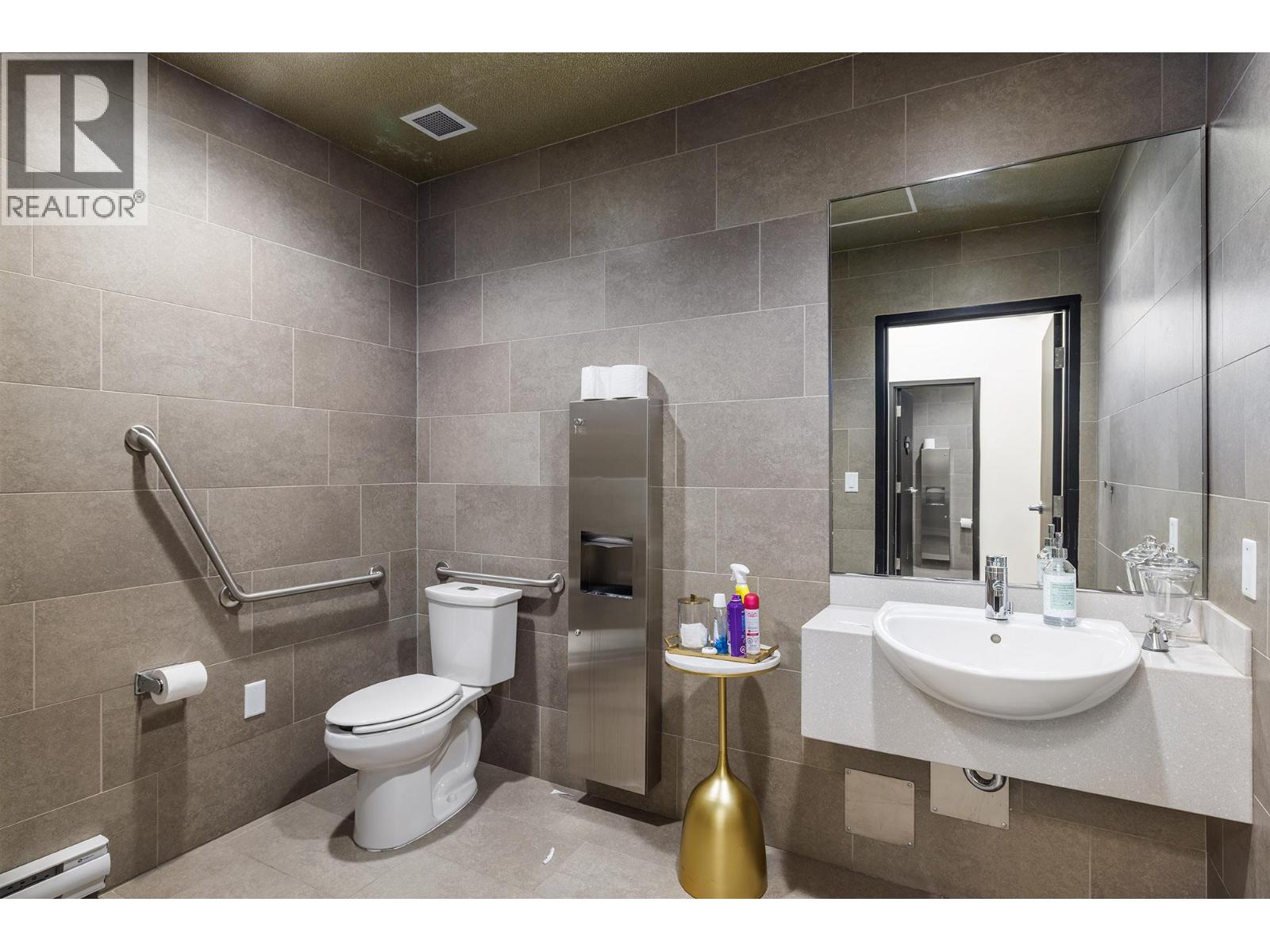 525 97 S Highway Unit# 200 Property Photo 31