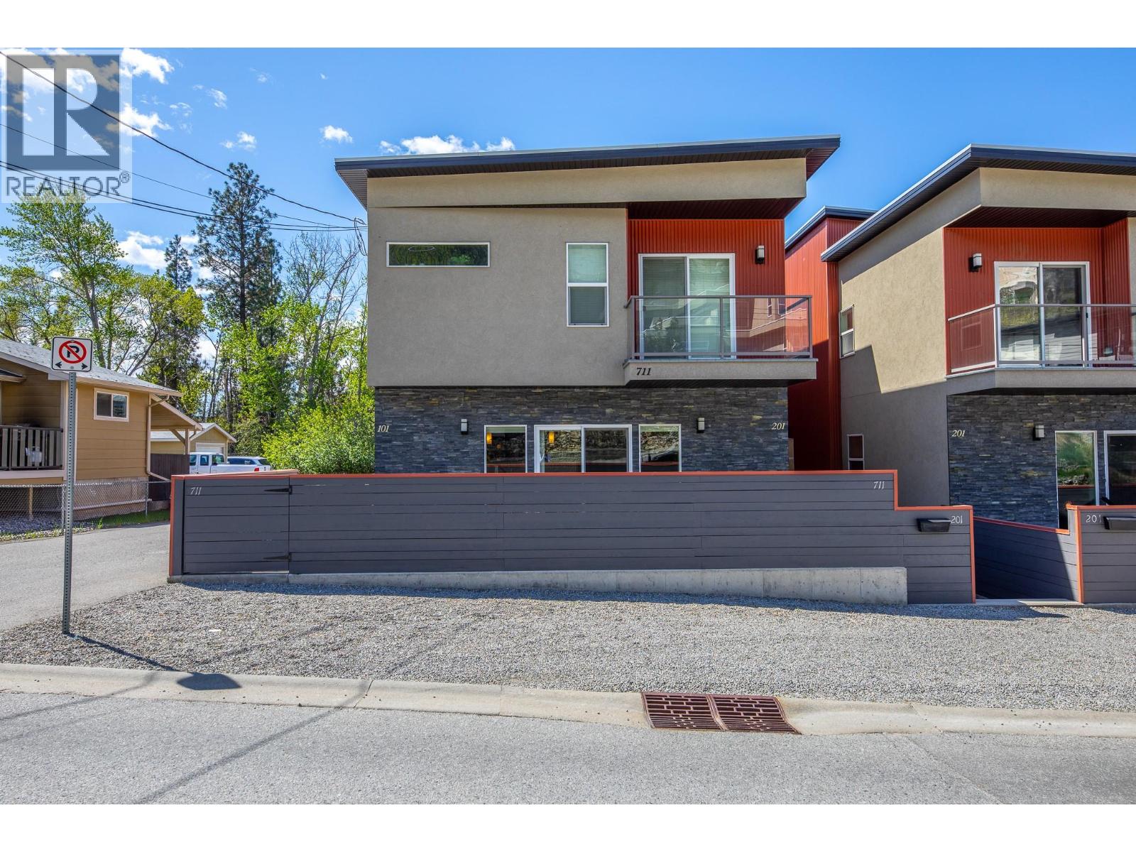 711 CREEKSIDE Road Unit# 101