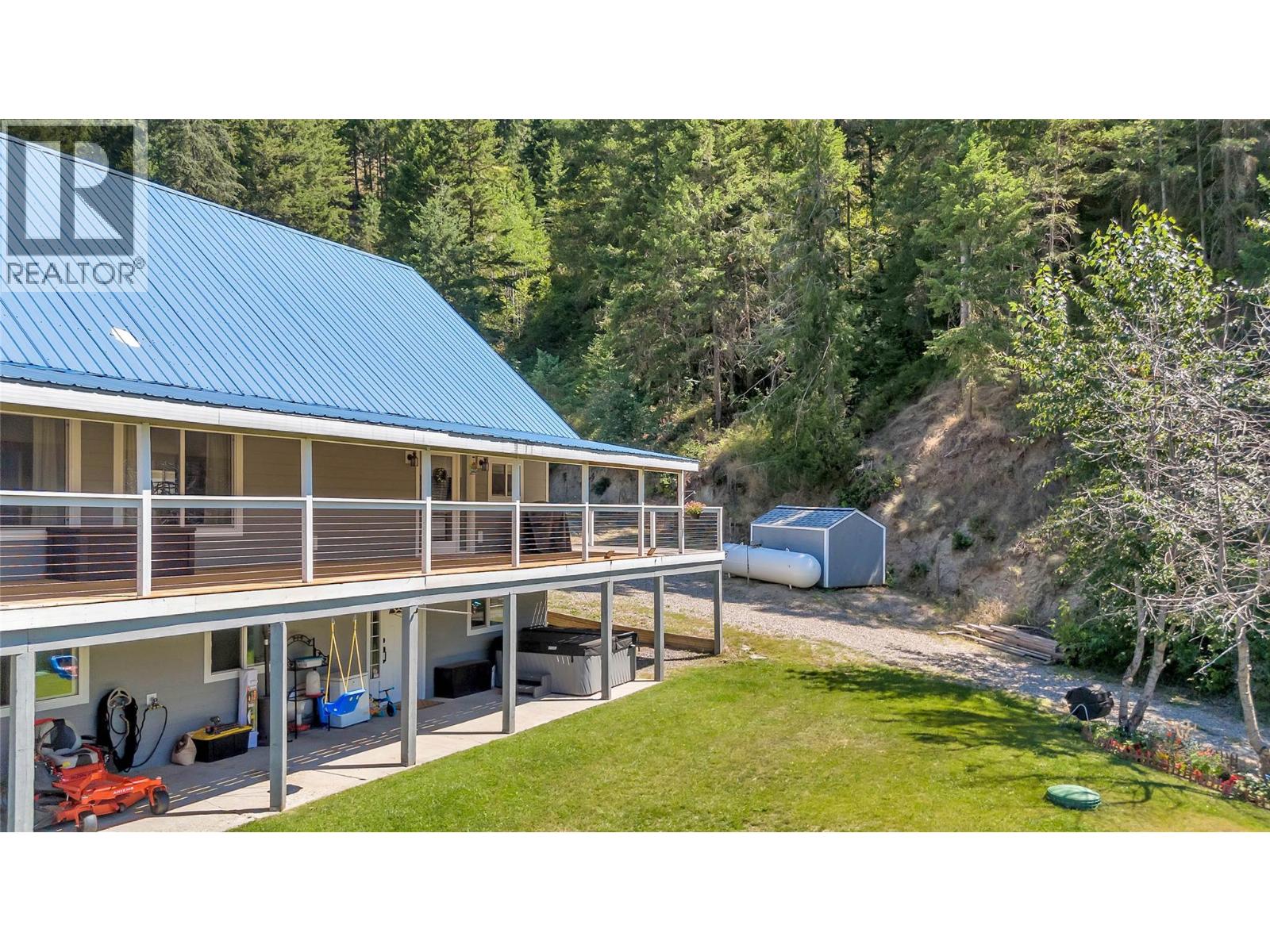 2621 Salmon River Road Property Photo 16