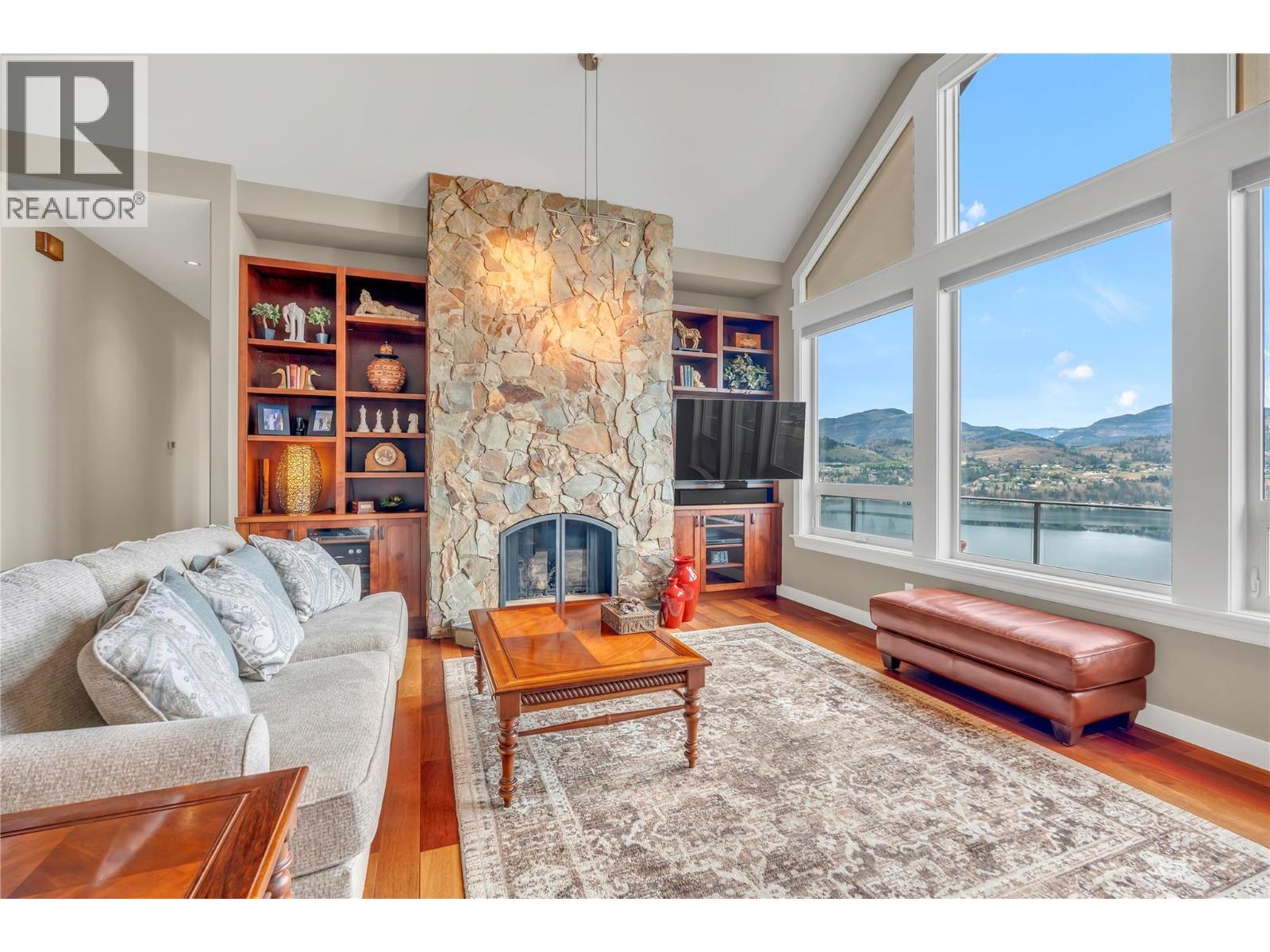 166 Vintage Boulevard Property Photo 6
