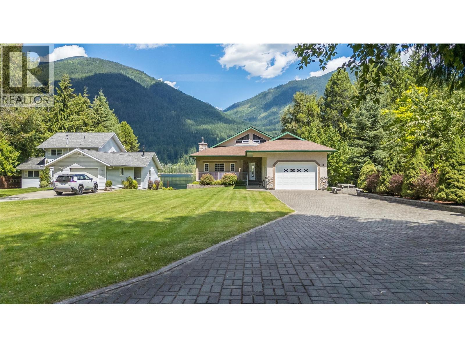 664 Ainslie Road Property Photo 1