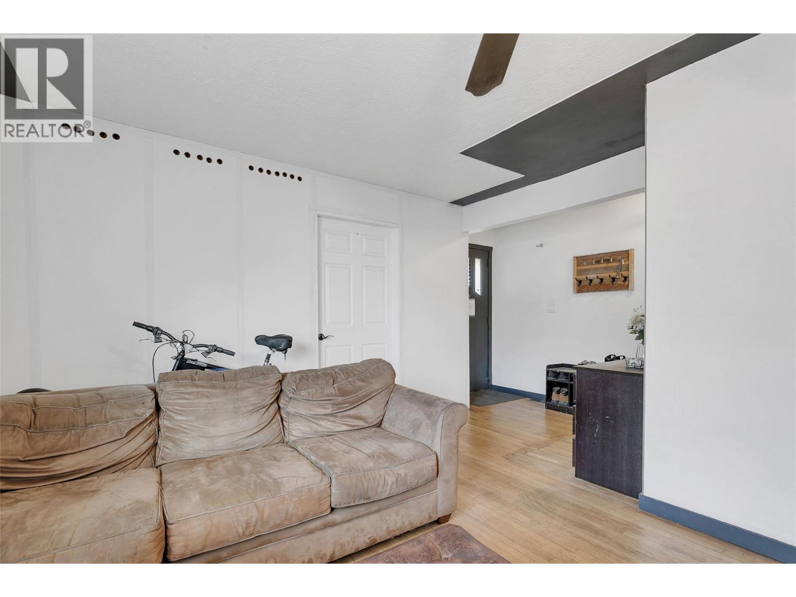 1331 Belaire Avenue Property Photo 4