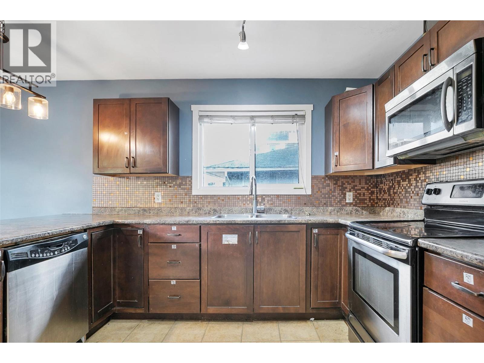 1331 Belaire Avenue Property Photo 7