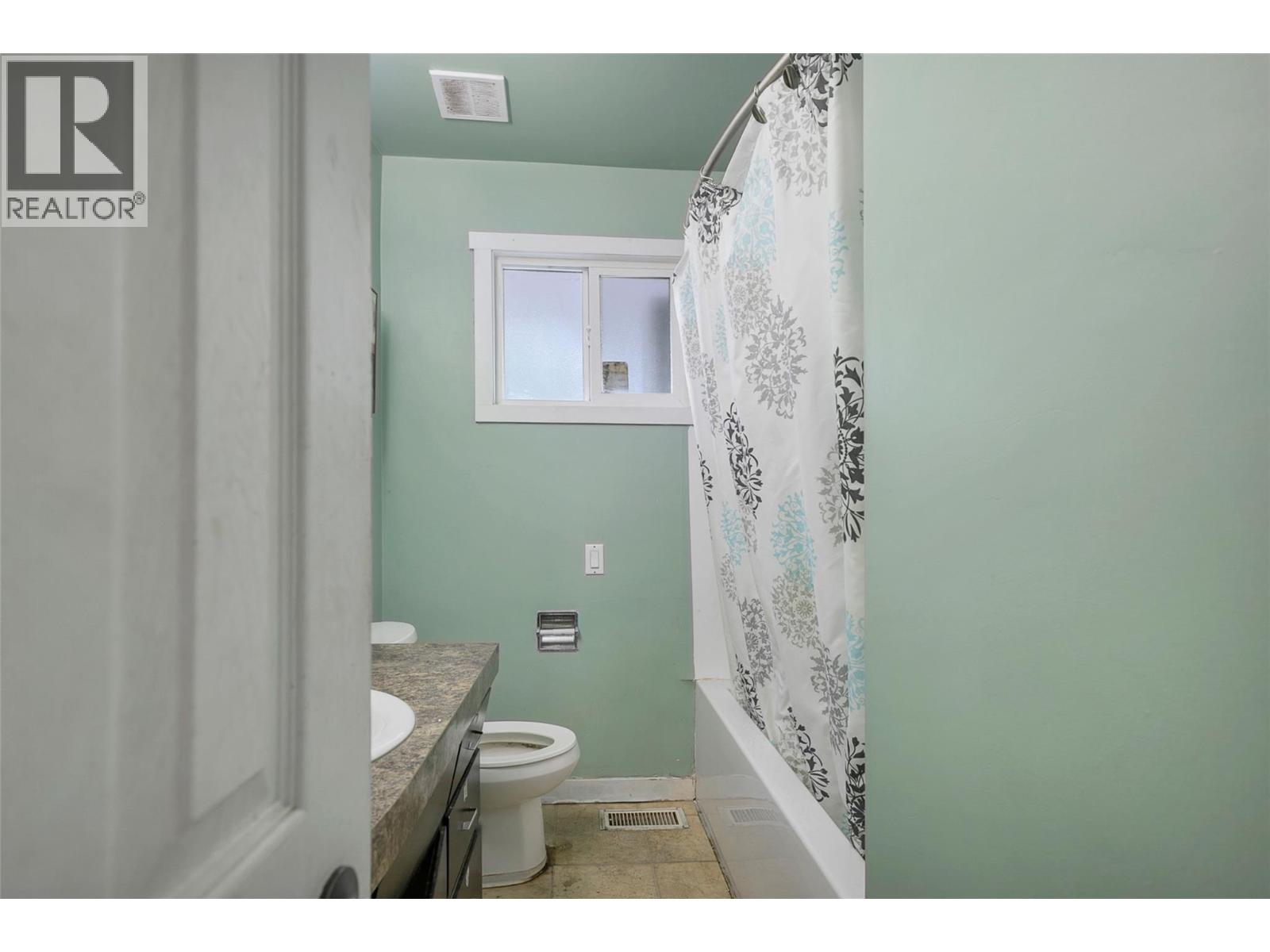 1331 Belaire Avenue Property Photo 16