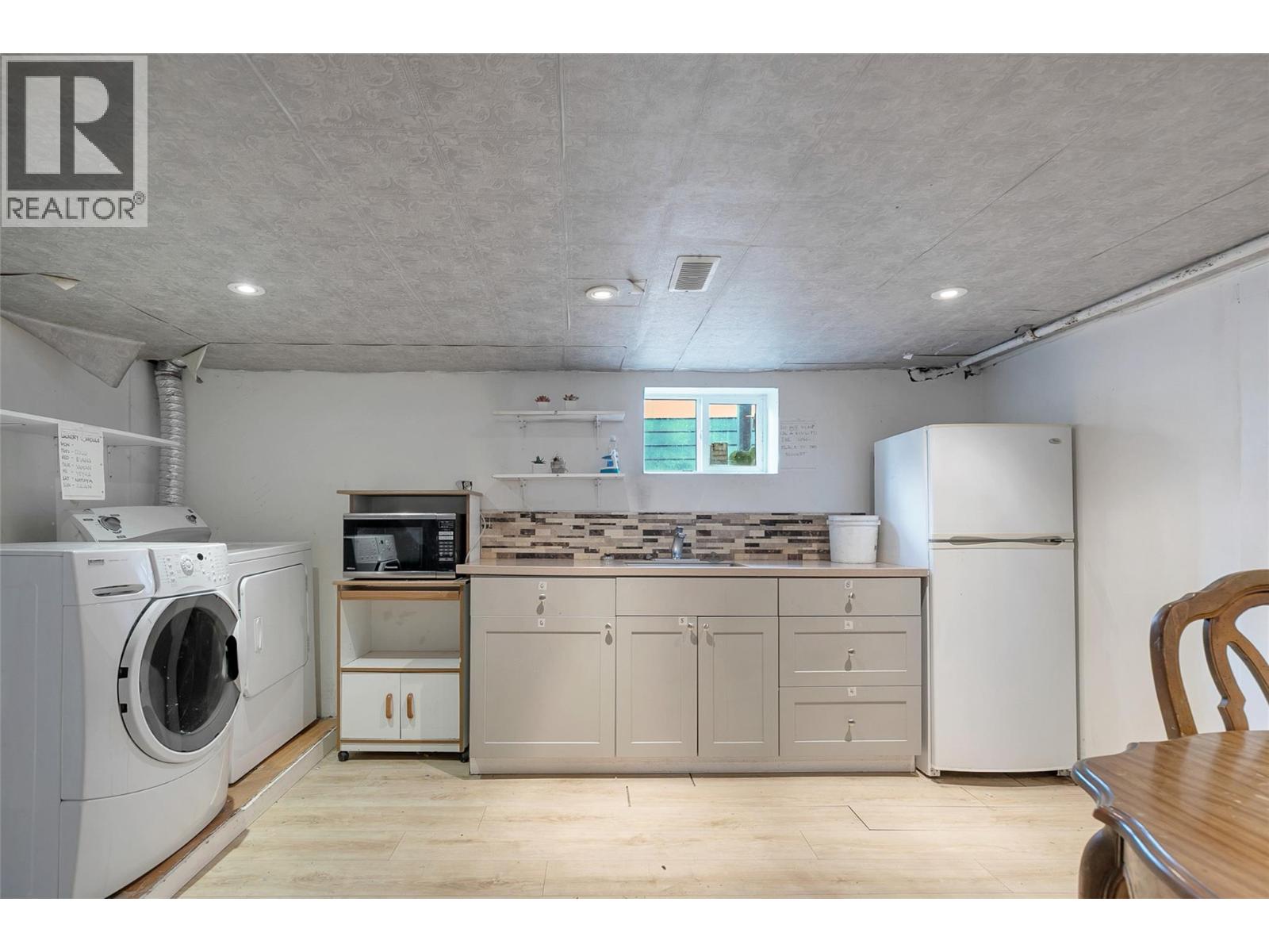 1331 Belaire Avenue Property Photo 19