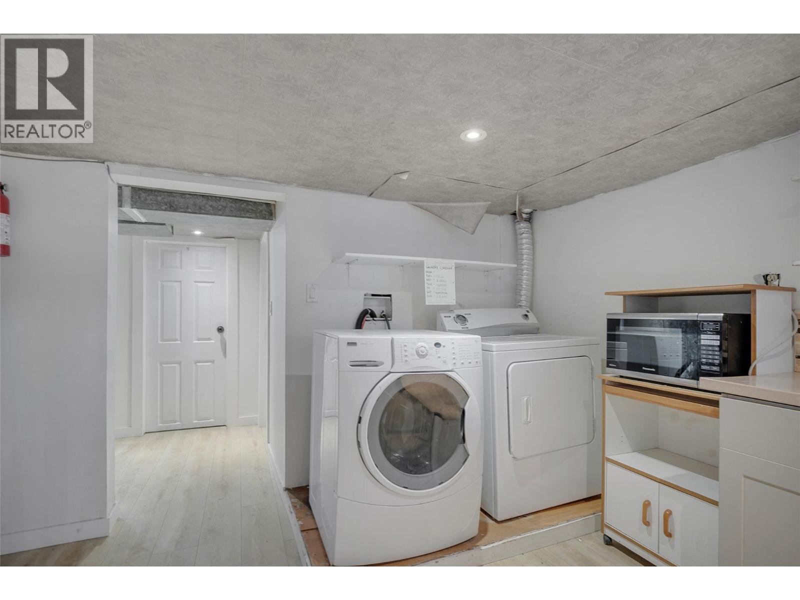 1331 Belaire Avenue Property Photo 22