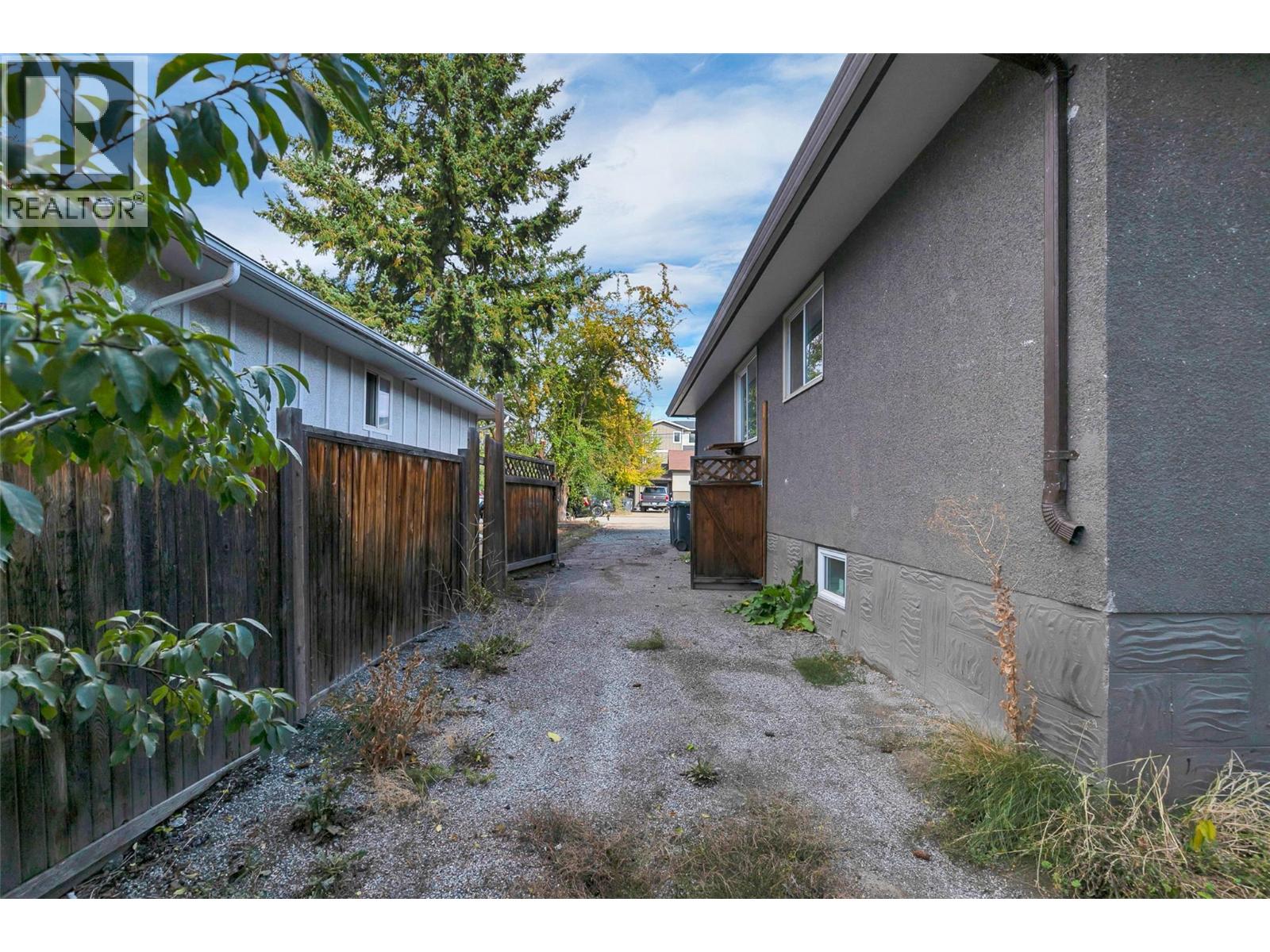 1331 Belaire Avenue Property Photo 30