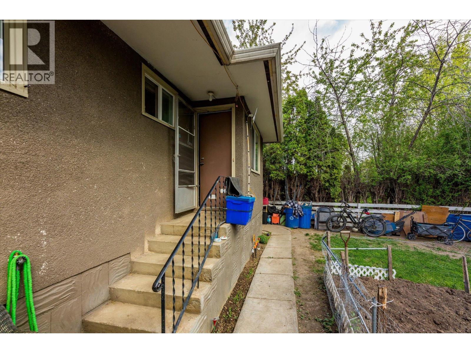1333 Belaire Avenue Property Photo 5