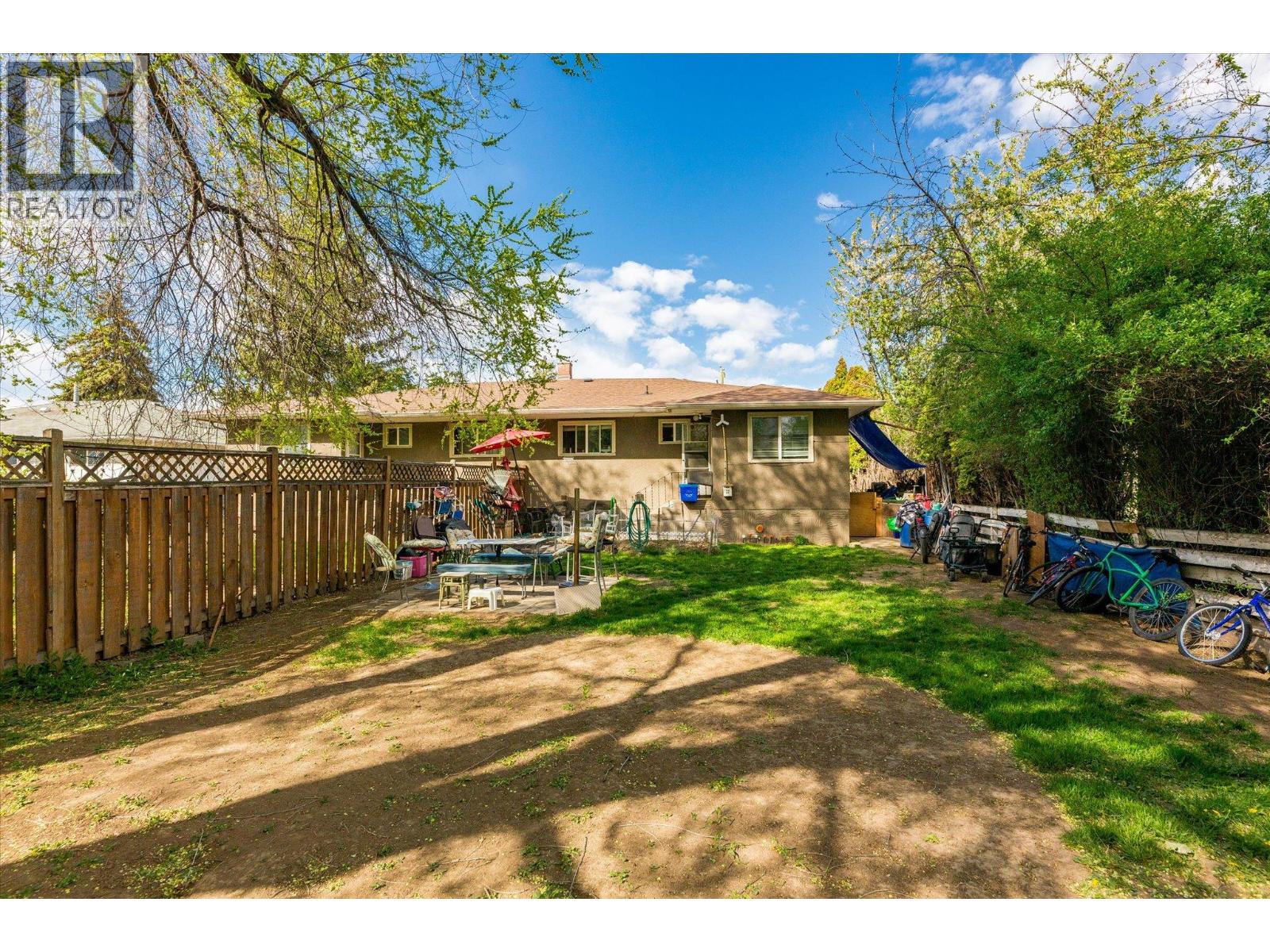 1333 Belaire Avenue Property Photo 6