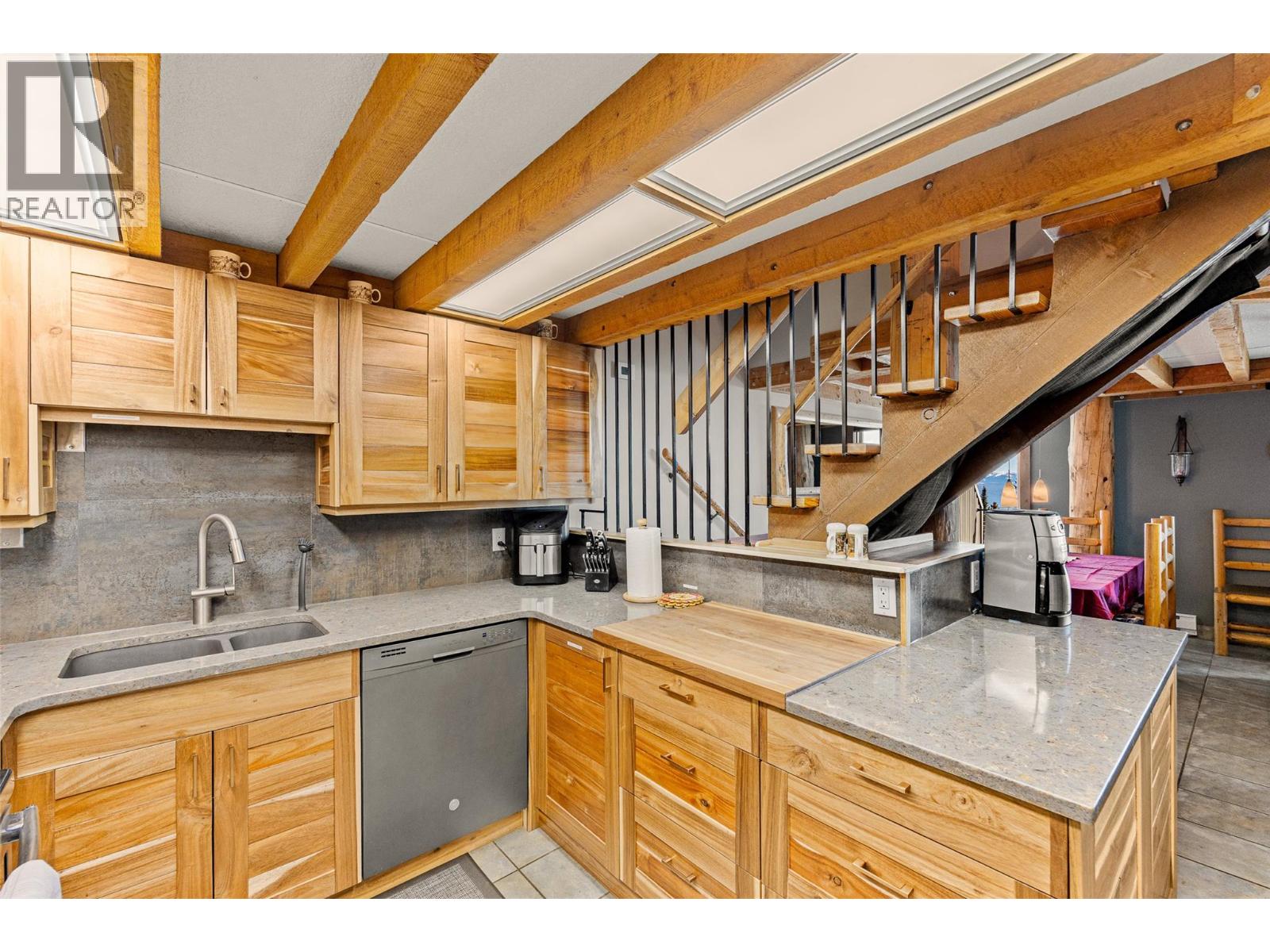 7470 Porcupine Road Unit# 610 Property Photo 6