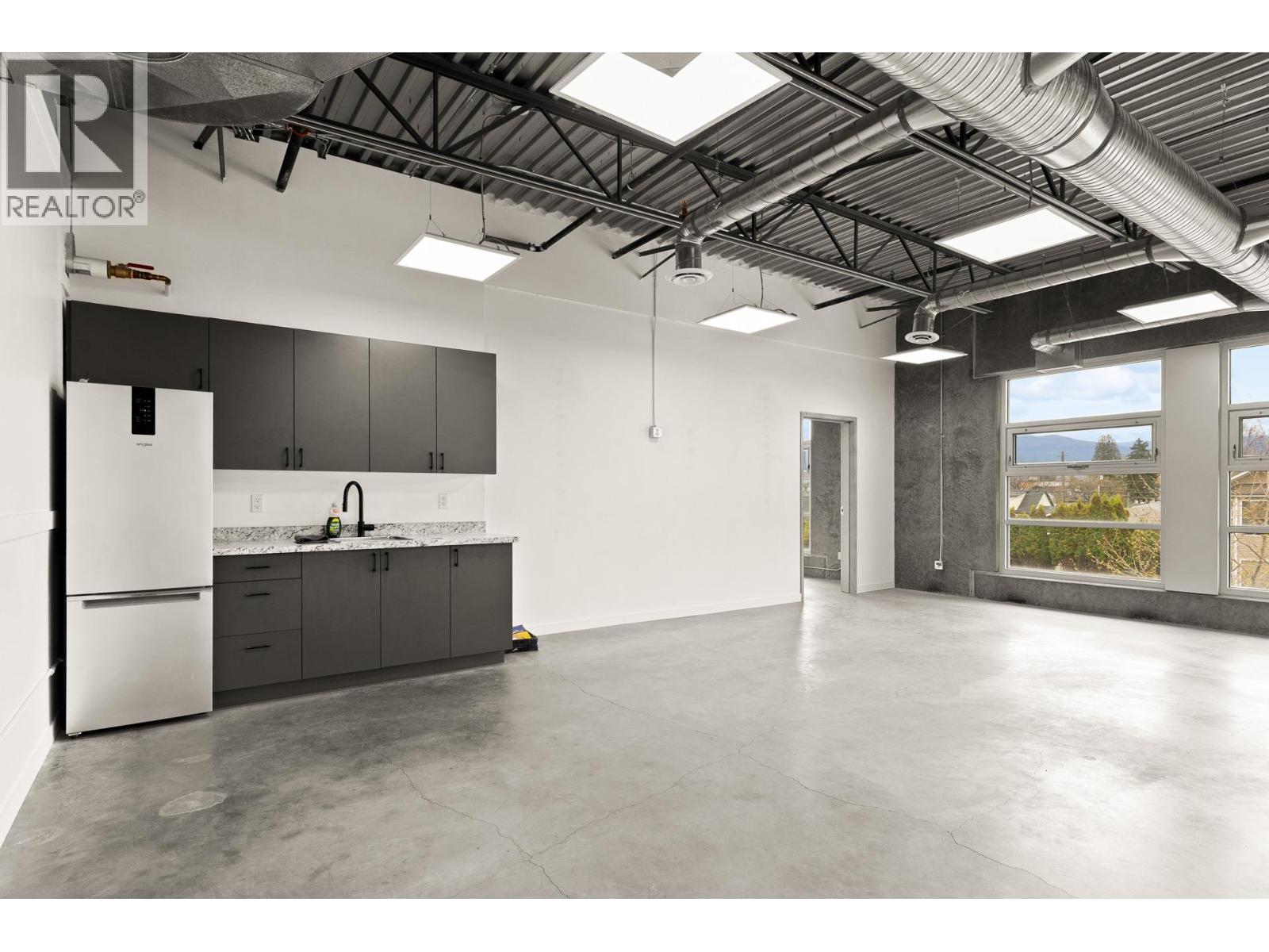 880 Clement Avenue Unit# 204 & 205 Property Photo 11
