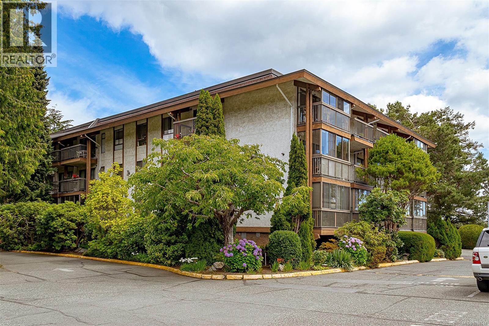 310 1009 McKenzie Ave Property Photo 1