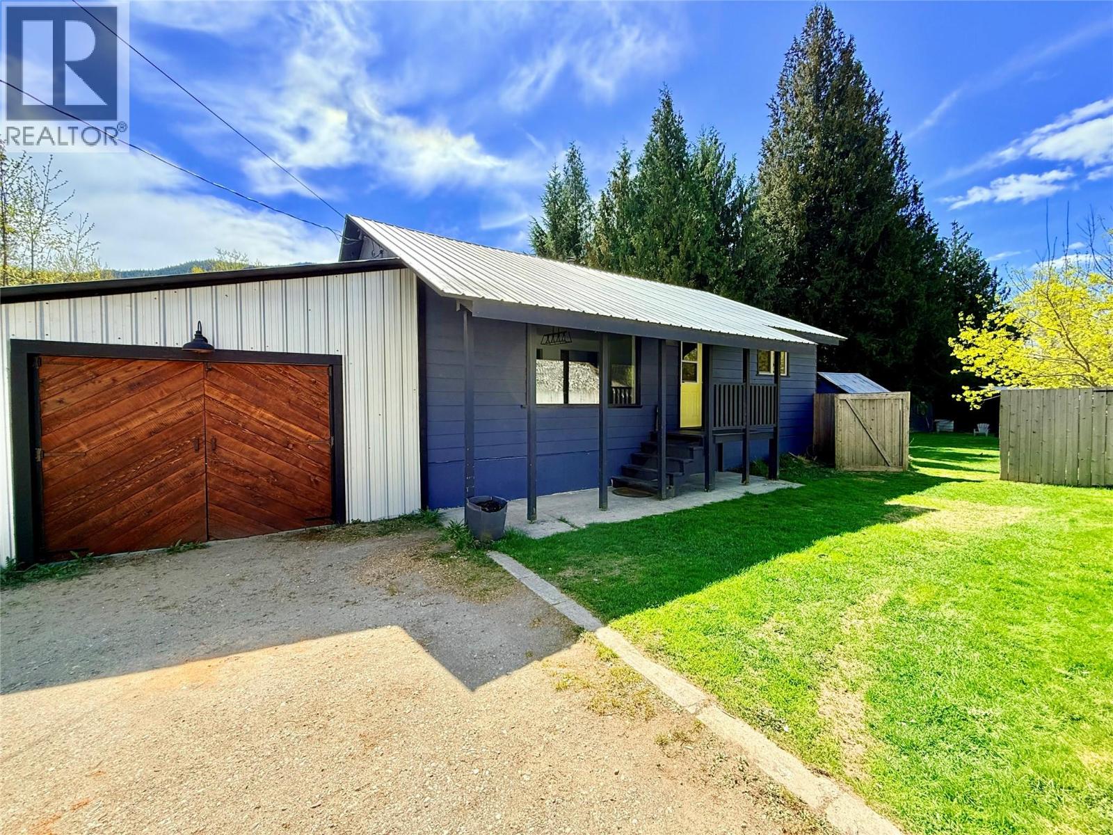 5704 Trans Canada Highway Property Photo 2