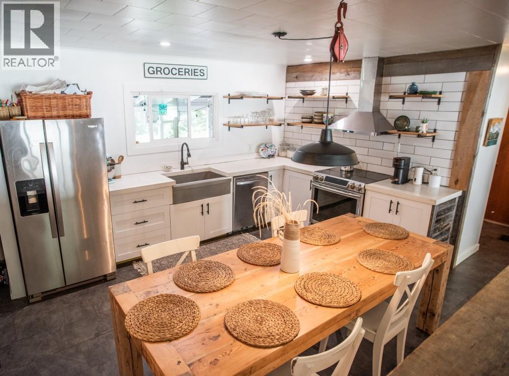 5704 Trans Canada Highway Property Photo 8