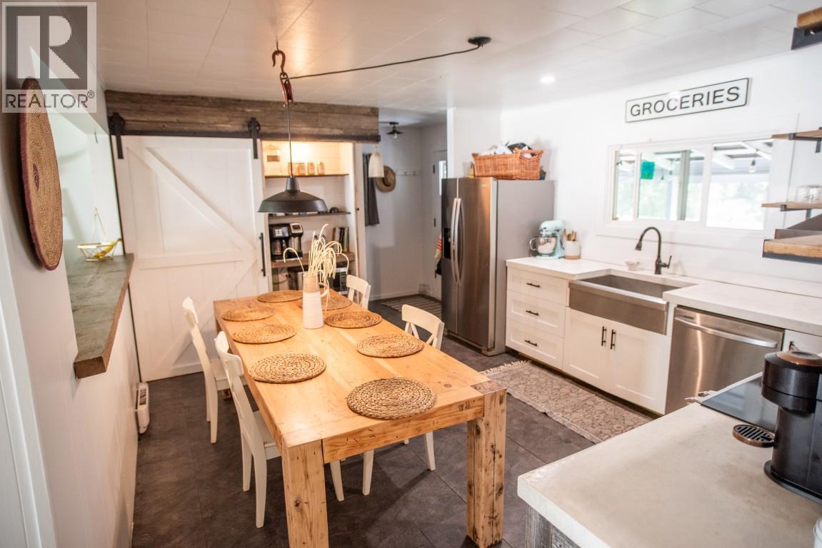 5704 Trans Canada Highway Property Photo 9