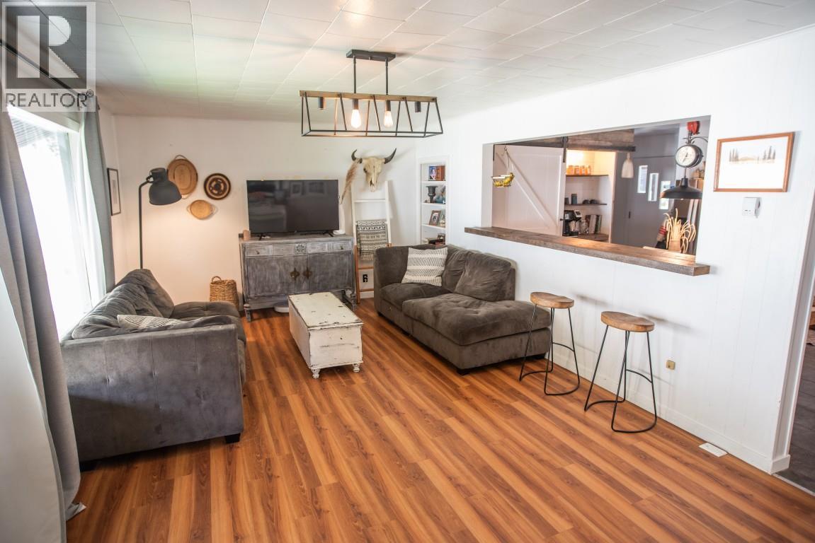 5704 Trans Canada Highway Property Photo 14