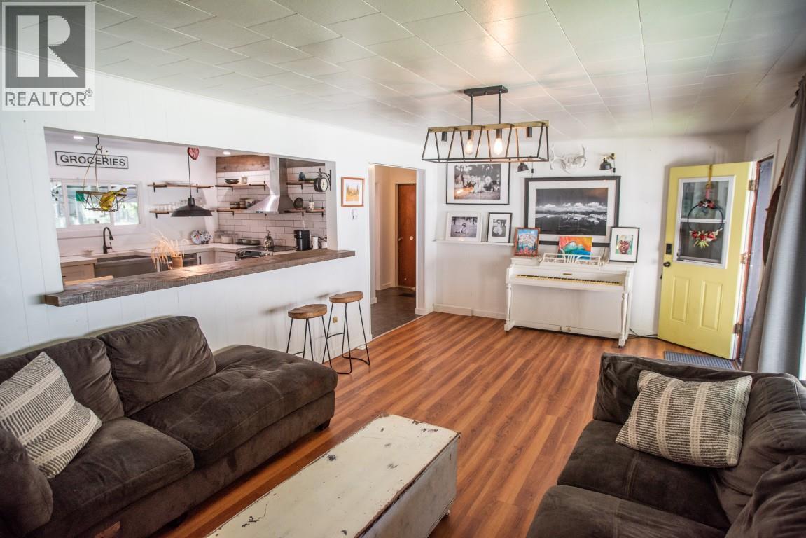 5704 Trans Canada Highway Property Photo 15