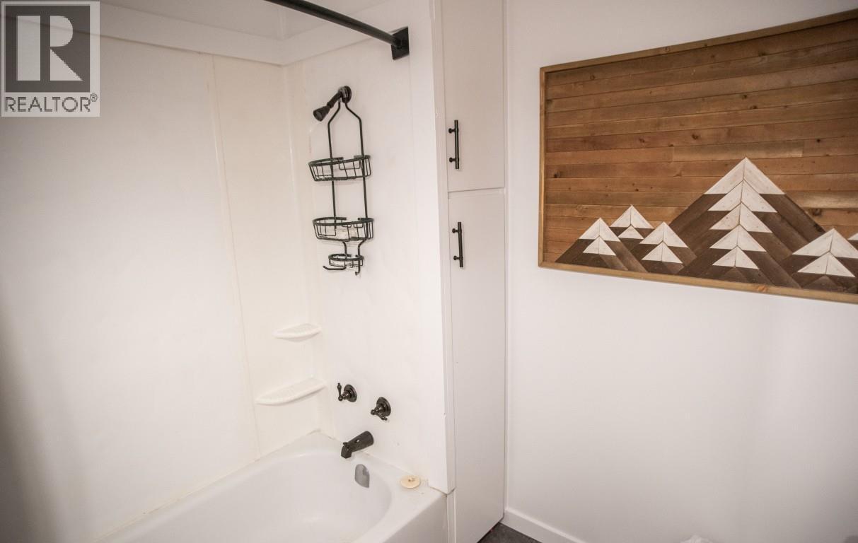 5704 Trans Canada Highway Property Photo 19