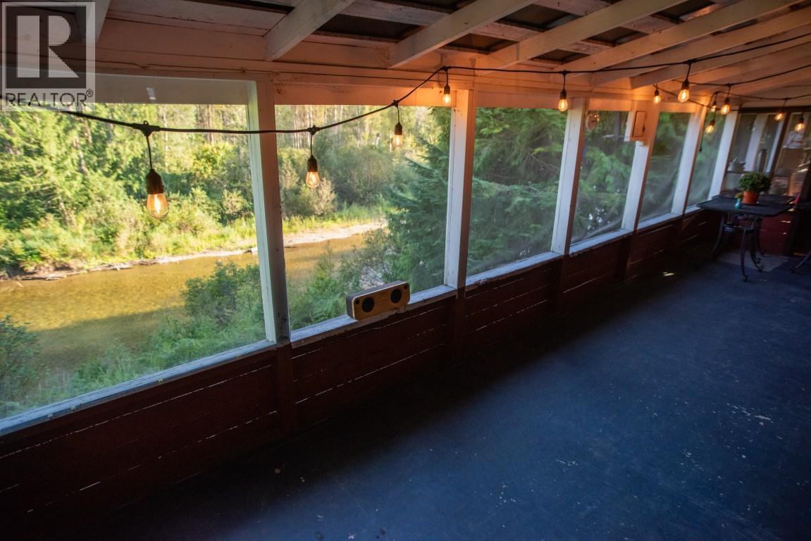 5704 Trans Canada Highway Property Photo 20
