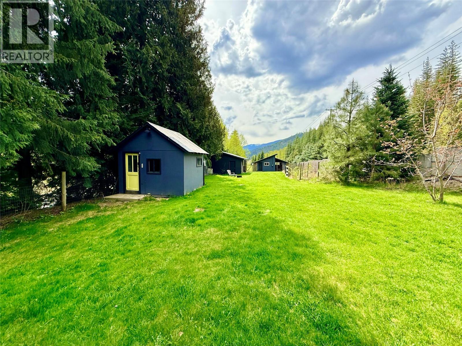 5704 Trans Canada Highway Property Photo 24