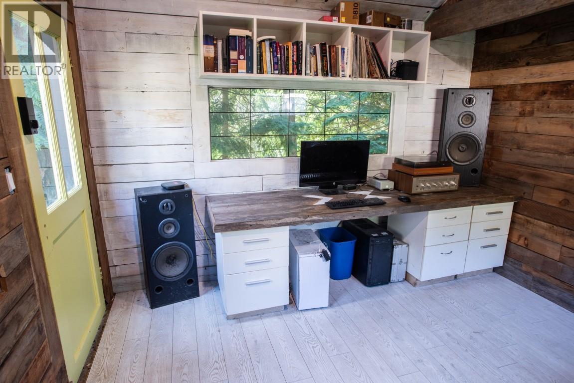 5704 Trans Canada Highway Property Photo 27