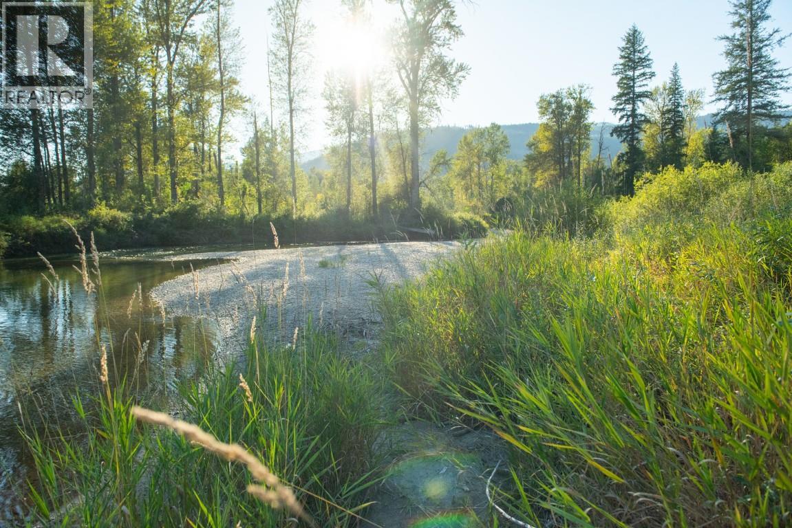 5704 Trans Canada Highway Property Photo 34