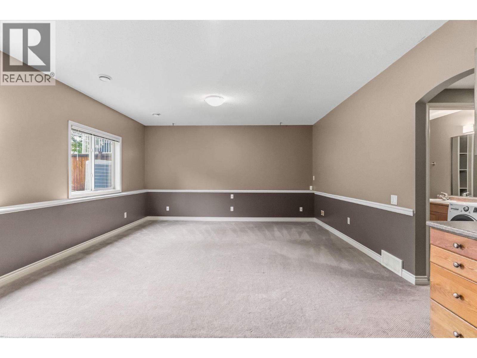 534 South Crest Drive Property Photo 5